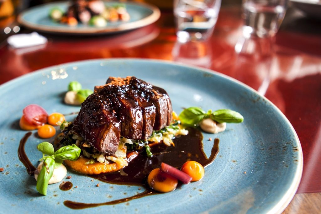 ブレゼの意味とは?発祥はフランス語・英語どっち?どんな料理に使うのか調査! 意味・語源由来・違い・使い方をまとめたふむぺでぃあ