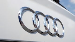 Audi(アウディ)意味・由来とは?ロゴマーク(エンブレム)や社名を調査!