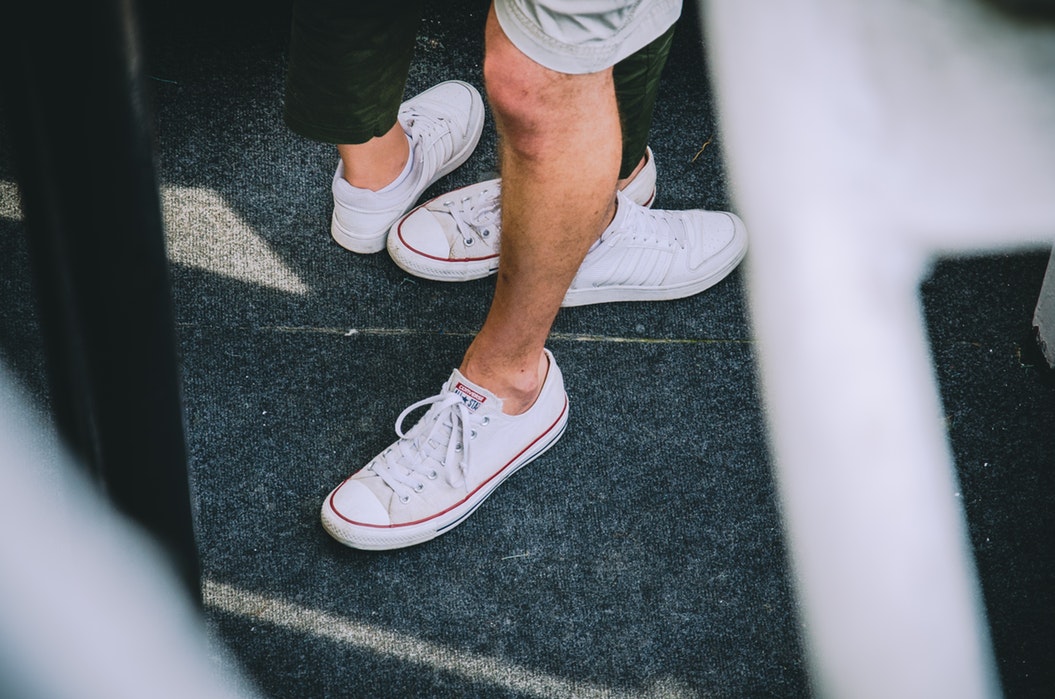 欺瞞の意味とは?類語や対義語・使い方を例文で超わかりやすく解説! 意味・語源由来・違い・使い方をまとめたふむぺでぃあ